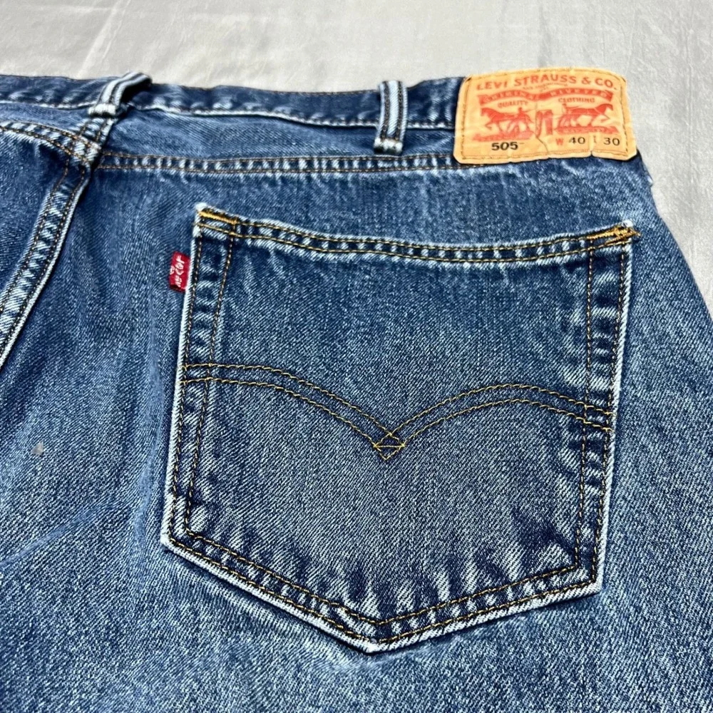 Levis 505 Regular Fit Mens Jeans 40x30 Medium Wash Blue Straight Leg 00505-0216